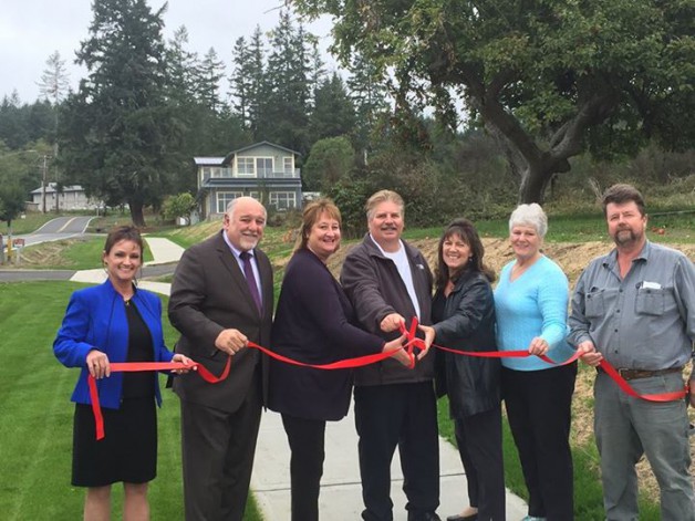 Lakeland Drive Ribbon Cutting